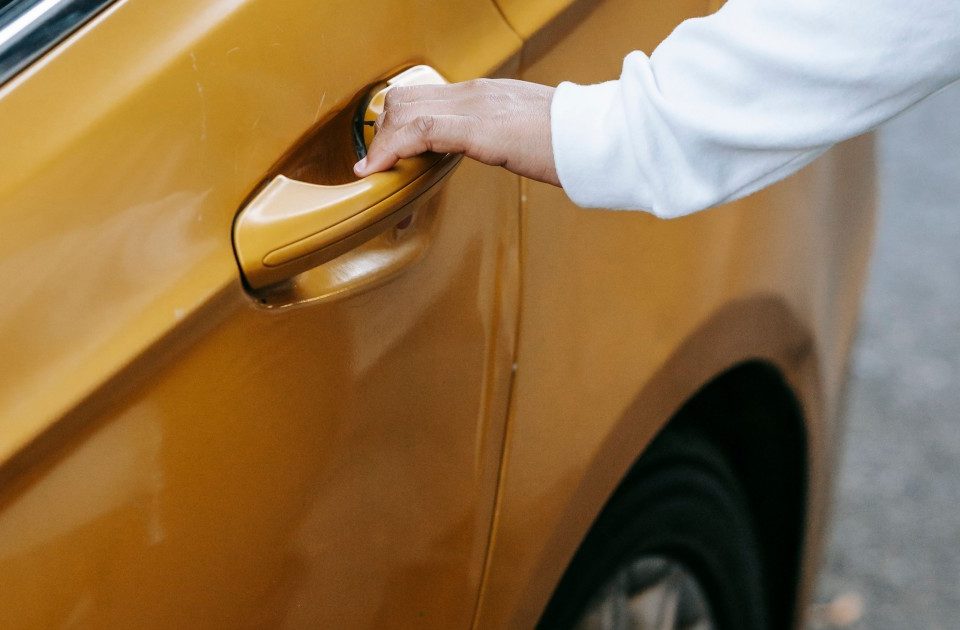 How to Choose the Best Taxi Services in Udaipur: A Complete Guide for Comfortable and Stress Free Travel