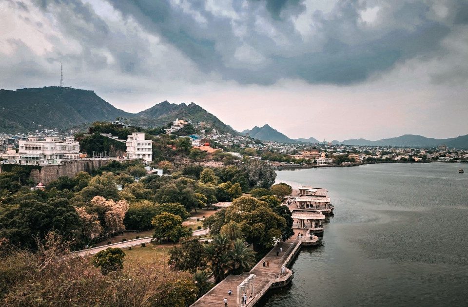 Discover Hill Stations with Mount Abu Tours and Taxi Services